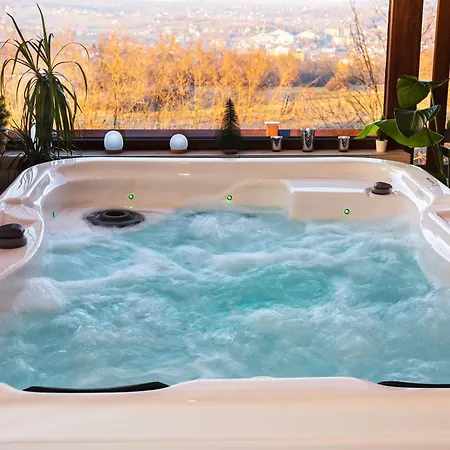 Lipa & بيت للعطل *