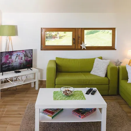 Lipa & Ferienhaus Sopot