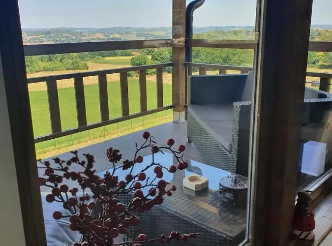 Hébergement de vacances Lipa Houses&spa